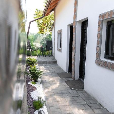 La Fanar Guesthouse Curtea De Arges Luaran gambar